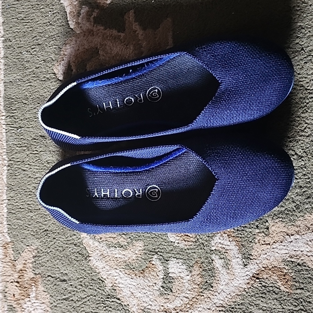Rothy’s Navy Blue Maritime The Flat White Halo Retired Shoes
